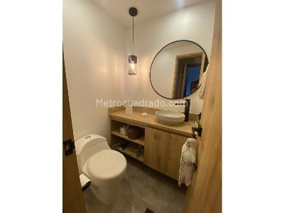 Apartamento de 2 alcobas en venta en Loma De Los Balsos, Medellín, 153 m² · foto 16 de 20