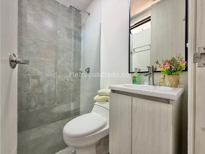 Apartamento de 3 alcobas en venta en Laureles Primer Parque, Medellín, 102 m² · foto 9 de 14