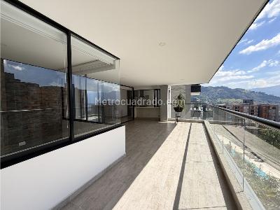 Apartamento de 3 alcobas en venta en Loma De Las Brujas, Envigado, 147 m² · foto 3 de 20