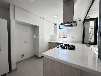 Apartamento de 3 alcobas en venta en Loma De Las Brujas, Envigado, 147 m² · foto 9 de 20