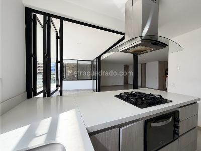 Apartamento de 3 alcobas en venta en Loma De Las Brujas, Envigado, 147 m² · foto 10 de 20
