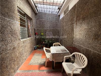 Casa de 3 alcobas en venta en La Floresta, Medellín, 114 m² · foto 3 de 13