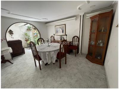 Casa de 3 alcobas en venta en Belen La Nubia, Medellín, 151 m² · foto 2 de 8