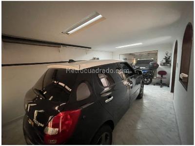 Casa de 3 alcobas en venta en Belen La Nubia, Medellín, 151 m² · foto 8 de 8