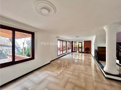 Casa de 3 alcobas en venta en El Poblado, Medellín, 242 m² · foto 5 de 20