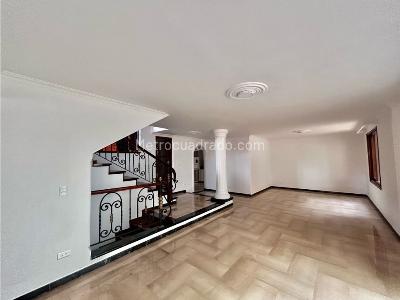 Casa de 3 alcobas en venta en El Poblado, Medellín, 242 m² · foto 7 de 20