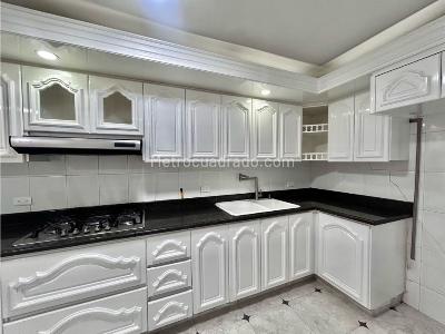 Casa de 3 alcobas en venta en El Poblado, Medellín, 242 m² · foto 10 de 20