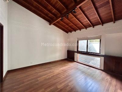 Casa de 3 alcobas en venta en El Poblado, Medellín, 242 m² · foto 14 de 20