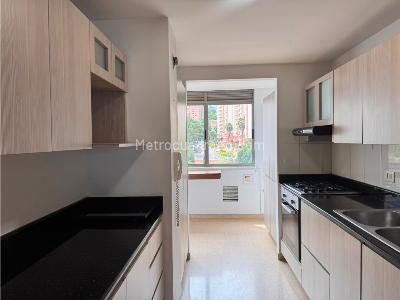 Apartamento de 3 alcobas en venta en El Poblado, Medellín, 147 m² · foto 7 de 16