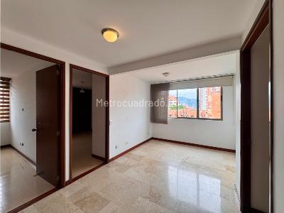 Apartamento de 3 alcobas en venta en El Poblado, Medellín, 147 m² · foto 8 de 16