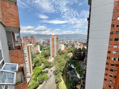 Apartamento de 3 alcobas en venta en El Poblado, Medellín, 99 m² · foto 2 de 13