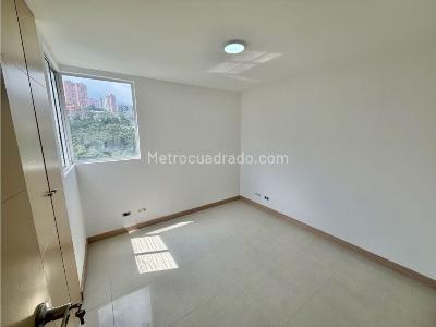 Apartamento de 3 alcobas en venta en El Poblado, Medellín, 99 m² · foto 8 de 13