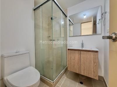 Apartamento de 3 alcobas en venta en El Poblado, Medellín, 99 m² · foto 10 de 13