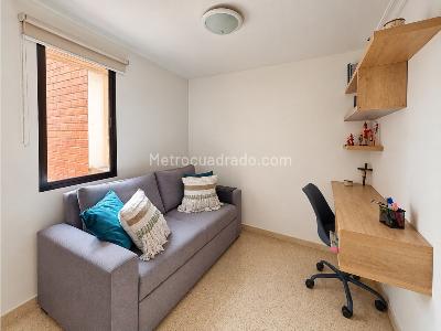 Apartamento de 3 alcobas en venta en Laureles Estadio, Medellín, 81 m² · foto 5 de 11