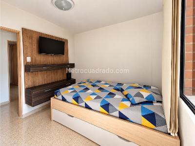 Apartamento de 3 alcobas en venta en Laureles Estadio, Medellín, 81 m² · foto 7 de 11