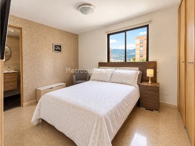 Apartamento de 3 alcobas en venta en Laureles Estadio, Medellín, 81 m² · foto 9 de 11