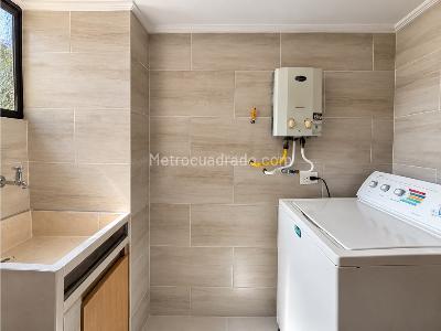 Apartamento de 3 alcobas en venta en Laureles Estadio, Medellín, 81 m² · foto 11 de 11