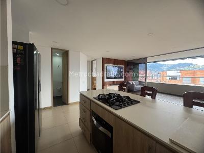 Apartamento en venta en El Esmeraldal, Envigado · foto 4 de 18