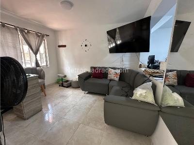 Apartamento en venta en Araucaria, Itagüí · foto 2 de 16