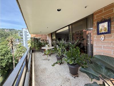 Apartamento de 3 alcobas en venta en Las Lomas 1, Medellín, 178 m² · foto 2 de 19