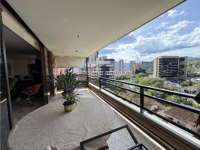 Apartamento de 3 alcobas en venta en Las Lomas 1, Medellín, 178 m² · foto 3 de 19