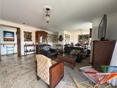Apartamento de 3 alcobas en venta en Las Lomas 1, Medellín, 178 m² · foto 4 de 19