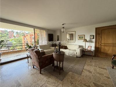 Apartamento de 3 alcobas en venta en Las Lomas 1, Medellín, 178 m² · foto 8 de 19