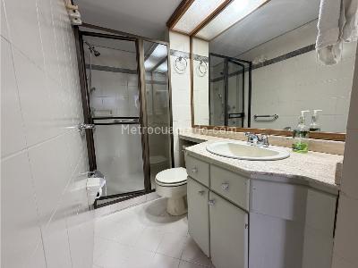 Apartamento de 3 alcobas en venta en Las Lomas 1, Medellín, 178 m² · foto 14 de 19