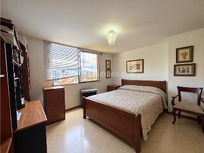 Apartamento de 3 alcobas en venta en Las Lomas 1, Medellín, 178 m² · foto 15 de 19