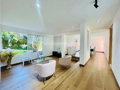 Casa de 5 alcobas en venta en El Tesoro, Medellín, 1340 m² · foto 3 de 20