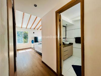 Casa de 5 alcobas en venta en El Tesoro, Medellín, 1340 m² · foto 16 de 20