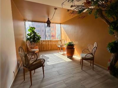 Apartamento en venta en Laureles, Medellín · foto 2 de 17