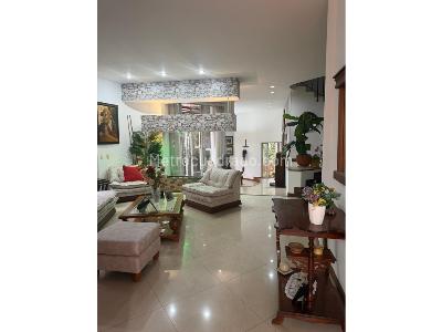 Casa de 4 alcobas en venta en San Jose, Sabaneta, 287 m² · foto 2 de 20