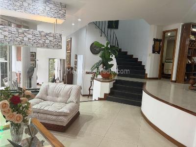 Casa de 4 alcobas en venta en San Jose, Sabaneta, 287 m² · foto 3 de 20