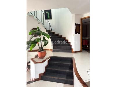 Casa de 4 alcobas en venta en San Jose, Sabaneta, 287 m² · foto 9 de 20