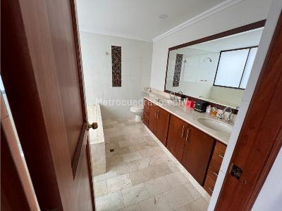 Apartamento en venta en El Tesoro, Medellín · foto 10 de 17