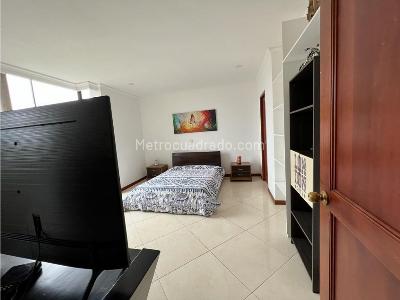 Apartamento en venta en El Tesoro, Medellín · foto 11 de 17