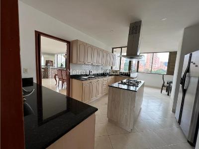 Apartamento en venta en El Tesoro, Medellín · foto 4 de 17