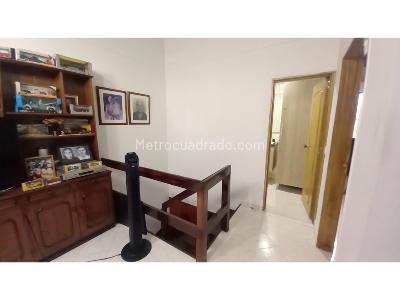 Apartamento de 3 alcobas en venta en Centro La Candelaria, Medellín, 87 m² · foto 2 de 10