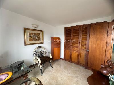 Apartamento de 3 alcobas en venta en El Tesoro, Medellín, 142 m² · foto 17 de 20