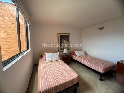 Apartamento de 3 alcobas en venta en El Tesoro, Medellín, 142 m² · foto 18 de 20