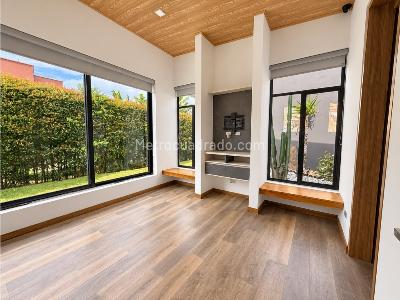 Casa de 5 alcobas en venta en Llanogrande, Rionegro, 1875 m² · foto 9 de 20