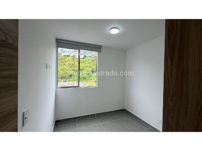 Apartamento de 3 alcobas en venta en El Guayabo, Itagüí, 56 m² · foto 14 de 20
