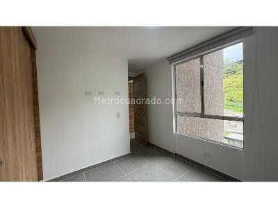 Apartamento de 3 alcobas en venta en El Guayabo, Itagüí, 56 m² · foto 19 de 20