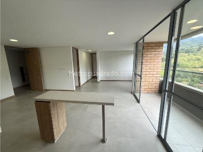 Apartamento de 2 alcobas en venta en San Jose, Sabaneta, 72 m² · foto 3 de 12
