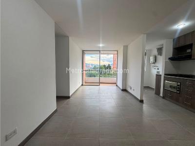 Apartamento en venta en Viviendas Del Sur, Itagüí · foto 4 de 15