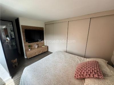 Apartamento en venta en Loma De Los Bernal, Medellín · foto 9 de 13