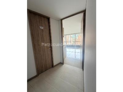 Apartamento de 2 alcobas en venta en San Remo, Sabaneta, 68 m² · foto 2 de 12