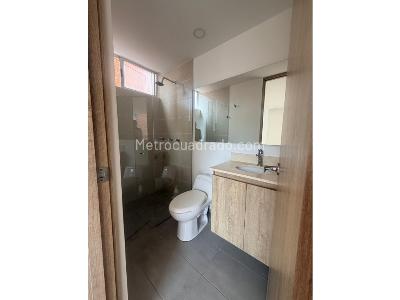 Apartamento de 2 alcobas en venta en San Remo, Sabaneta, 68 m² · foto 10 de 12
