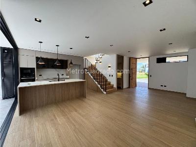 Casa de 3 alcobas en venta en San Antonio De Pereira, Rionegro, 178 m² · foto 6 de 20